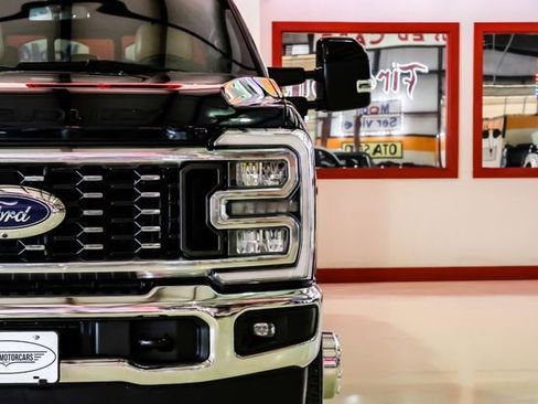 Used 2024 Ford F350 Lariat w/ FX4 Off-Road Package AWD/4WD image 53