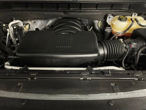 Used 2024 Chevrolet Tahoe Z71 w/ Luxury Package image 9