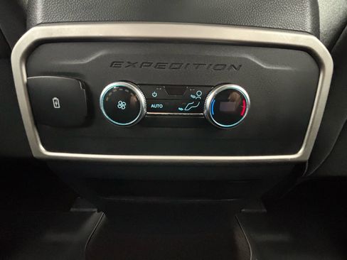 Used 2023 Ford Expedition XLT AWD/4WD image 20