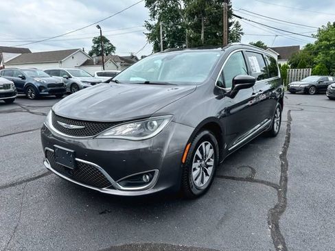 Used 2020 Chrysler Pacifica Touring-L Plus w/ Advanced Safetytec Group FWD image 3