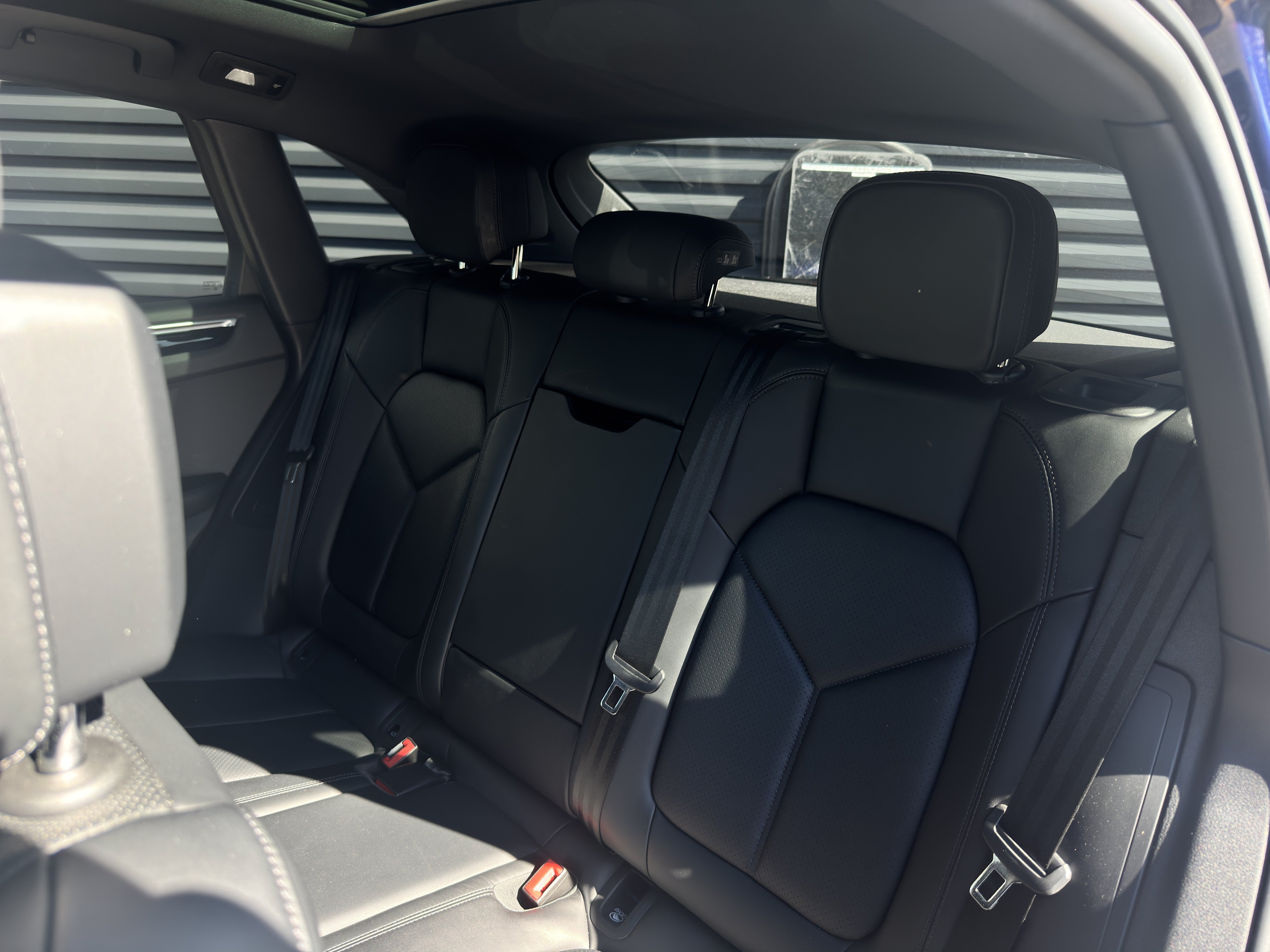 Certified 2023 Porsche Macan AWD/4WD image 27