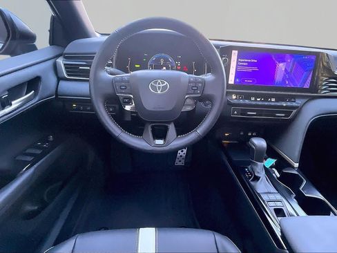 Used 2025 Toyota Camry SE w/ Multimedia Upgrade Package FWD image 6
