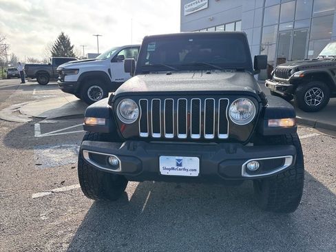Used 2019 Jeep Wrangler Unlimited Sahara w/ Uconnect 4C Nav & Sound Group image 10