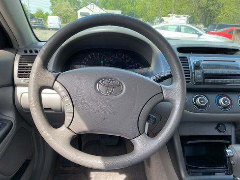 Used 2005 Toyota Camry FWD image 15