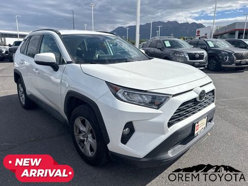 Used 2020 Toyota RAV4 XLE AWD/4WD image 16