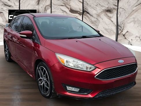 Used 2016 Ford Focus SE w/ SE Sport Package image 1