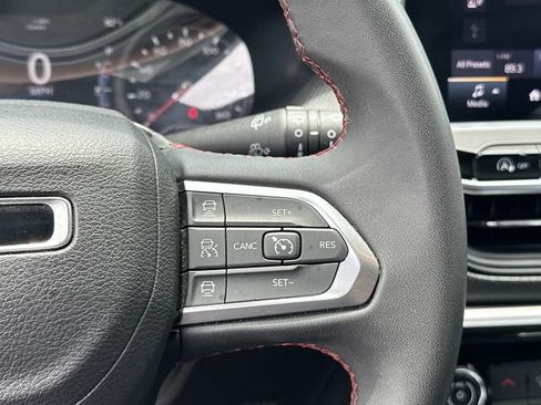 Used 2024 Jeep Compass Trailhawk AWD/4WD image 29