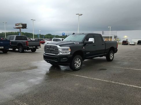 Used 2024 RAM 2500 Laramie w/ Safety Group AWD/4WD image 3