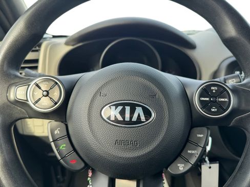 Used 2014 Kia Soul + FWD image 17