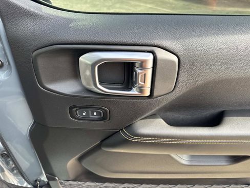 Used 2024 Jeep Wrangler Unlimited Sahara image 14