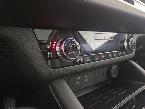 New 2026 Mitsubishi Outlander SEL image 27