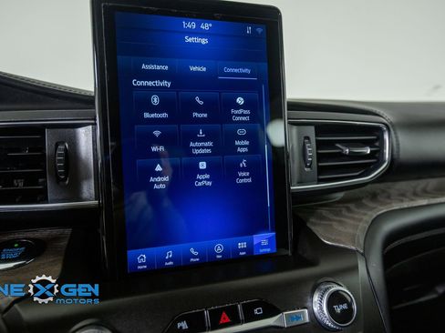 Used 2020 Ford Explorer Platinum w/ Premium Technology Package AWD/4WD image 24