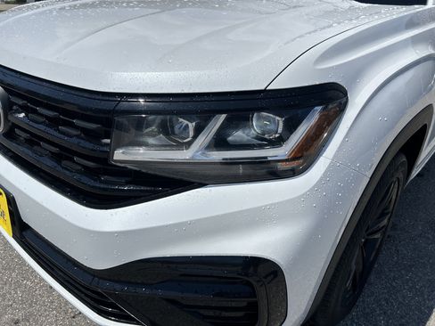 Used 2023 Volkswagen Atlas Cross Sport SEL R-Line AWD/4WD image 9