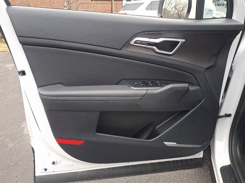 Used 2026 Kia Sportage EX w/ EX Panorama Roof Package image 12