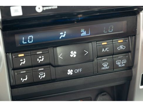 Used 2020 Toyota 4Runner 4WD image 30