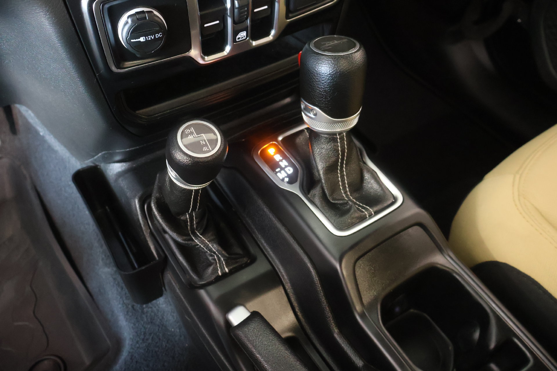 Used 2021 Jeep Gladiator Overland AWD/4WD image 9