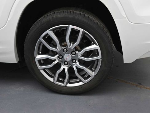 Used 2022 GMC Terrain Denali w/ Denali Premium Package AWD/4WD image 5
