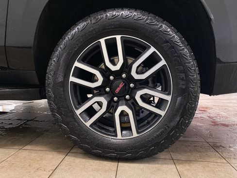 Used 2024 GMC Yukon XL AT4 w/ Technology Package image 27