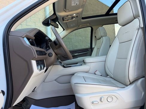 Used 2023 GMC Yukon XL Denali image 22