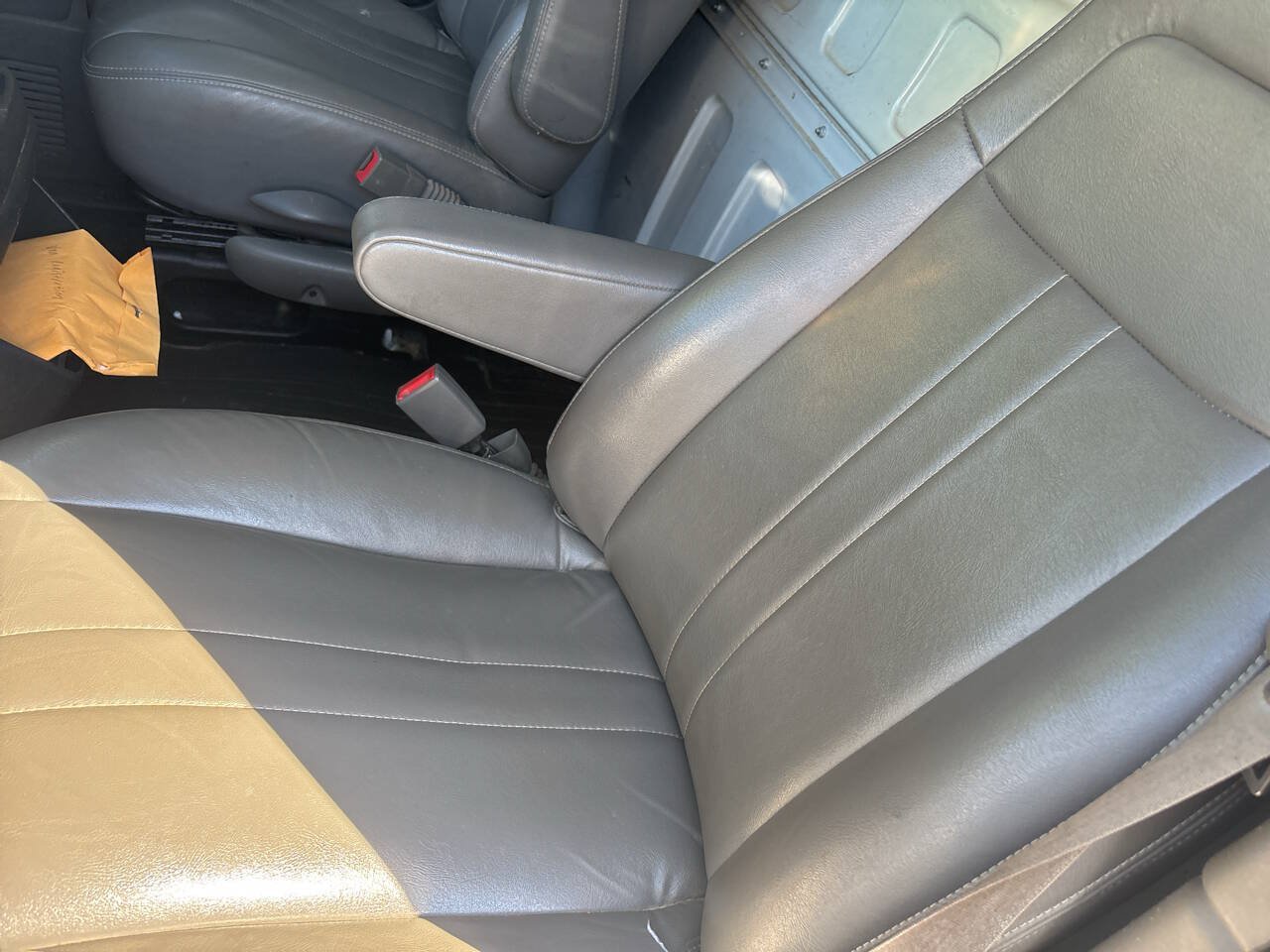 Used 2019 Chevrolet Express 2500 w/ Enhanced Convenience Package RWD image 17