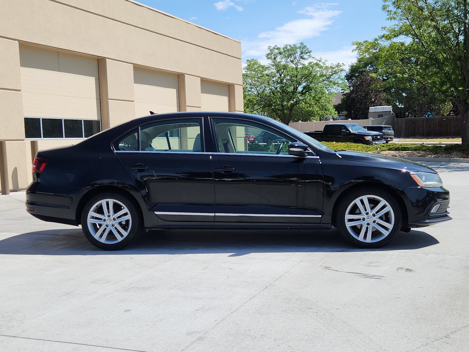 Used 2017 Volkswagen Jetta SEL FWD image 6