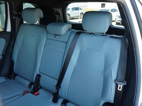 Used 2026 Mercedes-Benz GLB 250 image 24