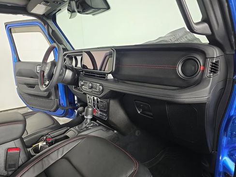 Used 2024 Jeep Wrangler Unlimited Rubicon AWD/4WD image 24