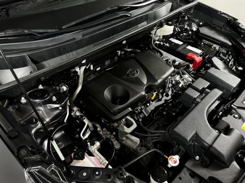 Certified 2025 Toyota RAV4 XLE FWD image 10