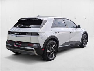 New 2025 Hyundai Ioniq 5 SE video 2