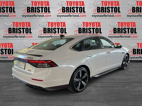 Used 2023 Honda Accord Sport image 3