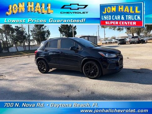 Used 2021 Chevrolet Trax LT w/ Sport Edition image 12