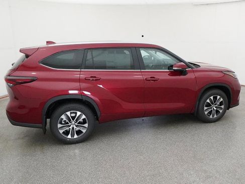 New 2026 Toyota Highlander XLE AWD/4WD image 17