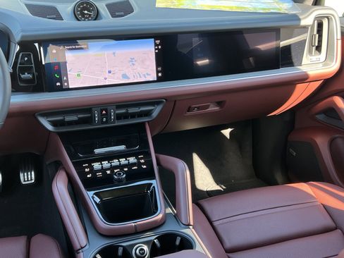 New 2026 Porsche Cayenne S image 27