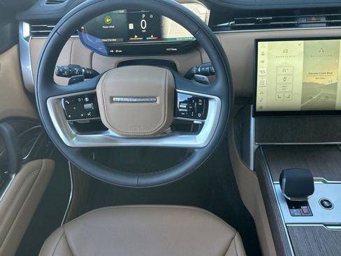 New 2026 Land Rover Range Rover Long Wheelbase SE AWD/4WD image 4