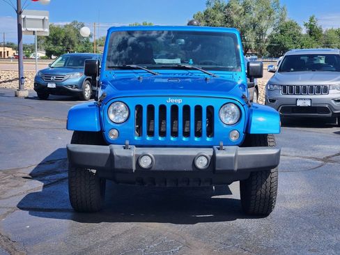 Used 2015 Jeep Wrangler Unlimited Sahara AWD/4WD image 6