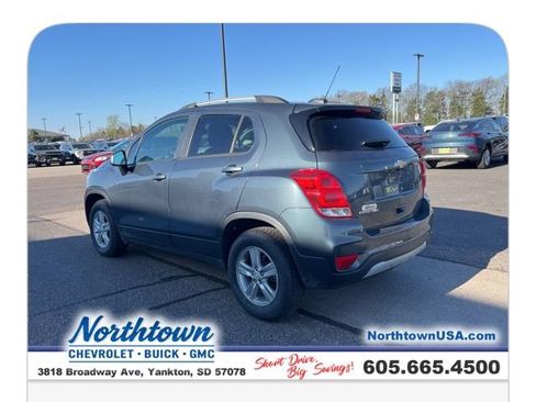 Used 2022 Chevrolet Trax LT w/ LT Convenience Package AWD/4WD image 12