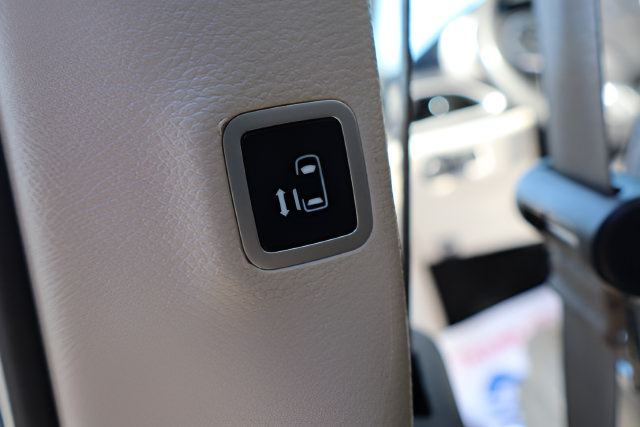 Used 2023 Chrysler Pacifica Touring-L FWD image 44