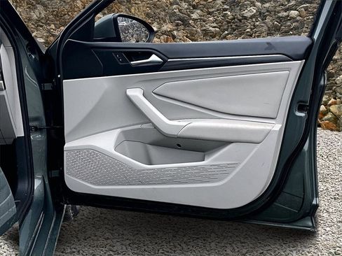 Used 2019 Volkswagen Jetta SEL image 21