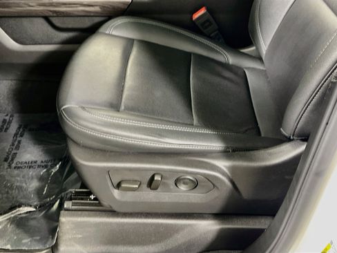 Used 2024 Chevrolet Silverado 1500 LTZ AWD/4WD image 19