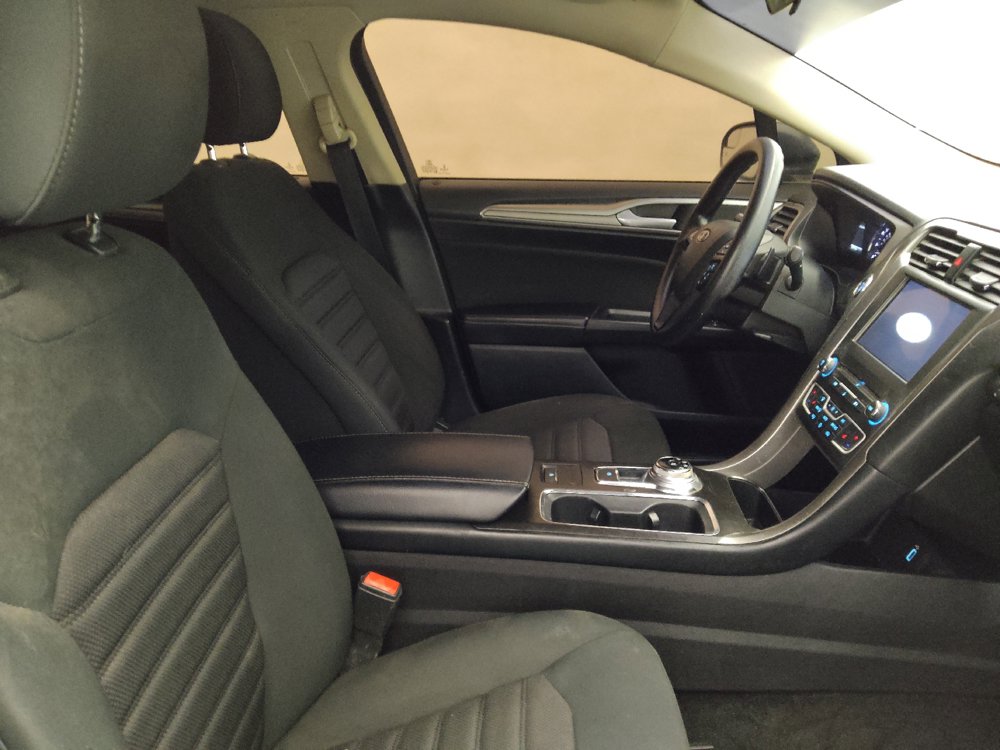 Used 2018 Ford Fusion SE w/ Fusion SE Technology Package FWD image 21