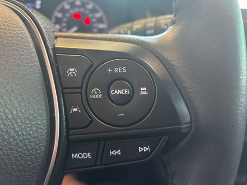 Used 2023 Toyota Corolla Cross AWD Hybrid w/ Moonroof Package image 18