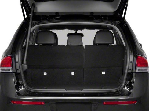 Used 2013 Lincoln MKX FWD image 12