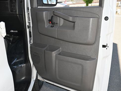 Used 2021 Chevrolet Express 2500 RWD image 36