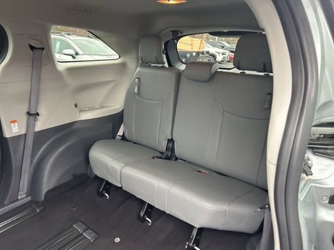 Used 2024 Toyota Sienna XLE image 16