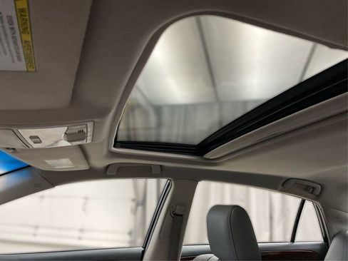 Used 2009 Toyota Avalon Limited image 25