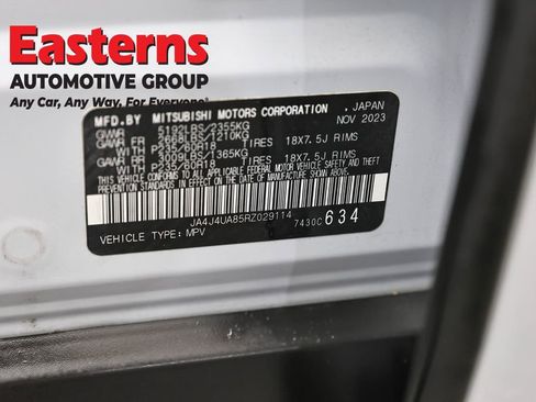 Used 2024 Mitsubishi Outlander ES AWD/4WD image 34