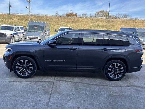 Used 2024 Jeep Grand Cherokee L Overland w/ Advanced Protech Group III image 11