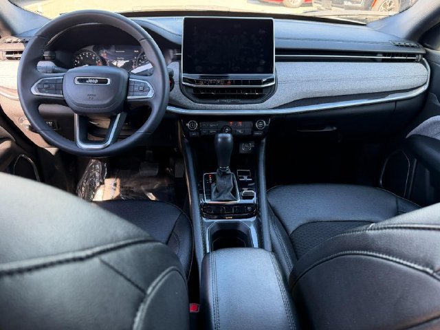 Used 2024 Jeep Compass Latitude AWD/4WD image 14