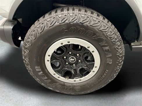Used 2023 Ford Bronco Badlands image 36