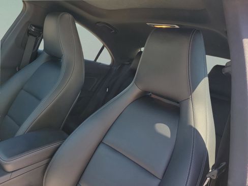 Used 2018 Mercedes-Benz CLA 250 image 14